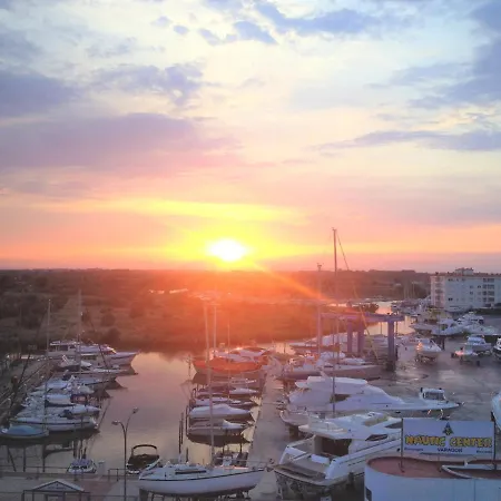Holidays Penthouse Vues Panoramiques Sur Le Port Naval,un Sejour Elegant Assure 