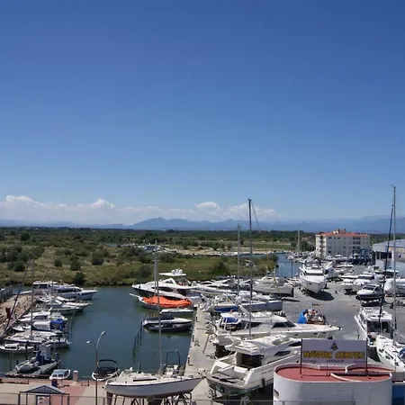 Appartement Holidays Penthouse Vues Panoramiques Sur Le Port Naval,un Sejour Elegant Assure 